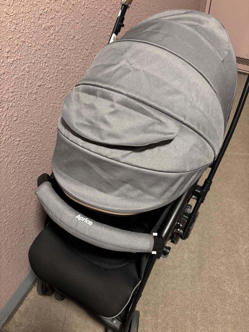 【美品】アップリカ　aprica ラクーナクッションフリーAC グレー