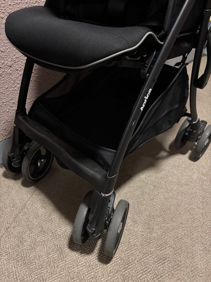【美品】アップリカ　aprica ラクーナクッションフリーAC グレー