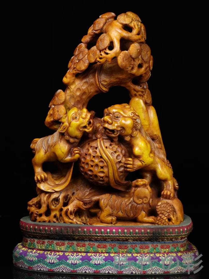 中国古美術【寿山田黄石 獅子】滄作款 旧蔵重器 細密彫 手彫り 細作 在銘 置物