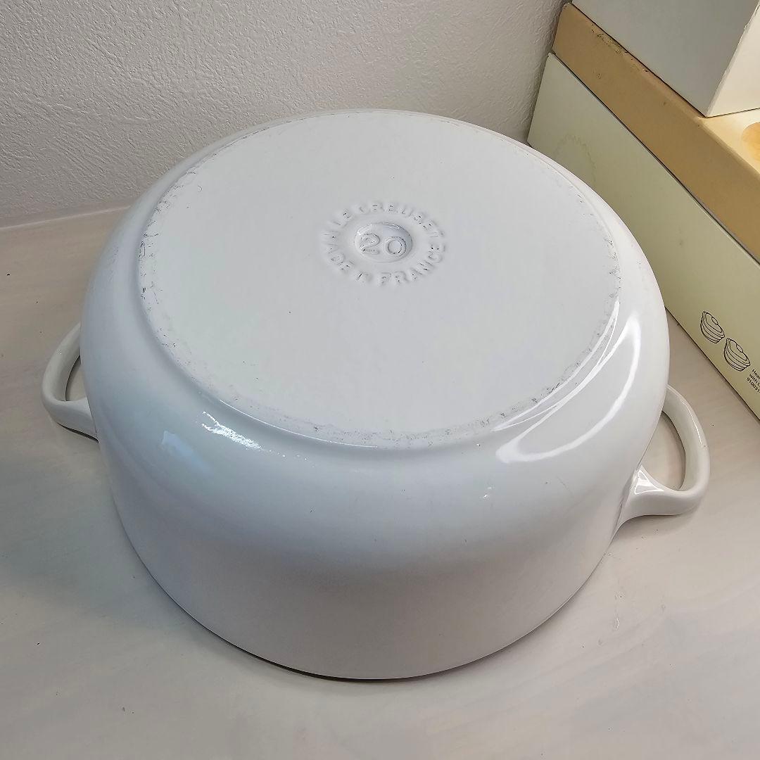 Le creuset ル・クルーゼ ホワイト 20cm 鋳鉄 両手鍋