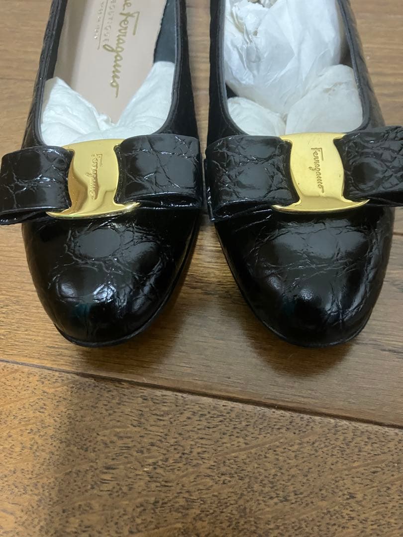 Salvatore Ferragamo Vara パンプス 6 1/2 C