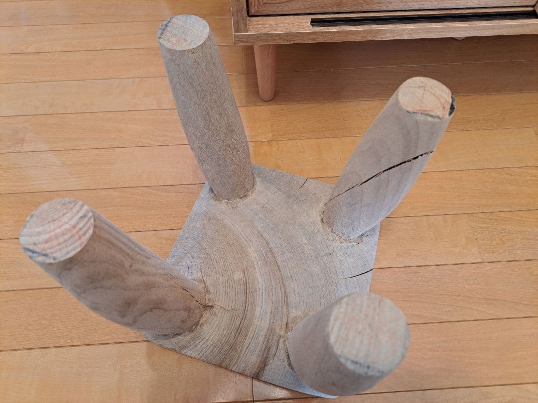 セヌフォスツール風　一本彫り　木製スツール　特注品　テーブル　椅子　家具
