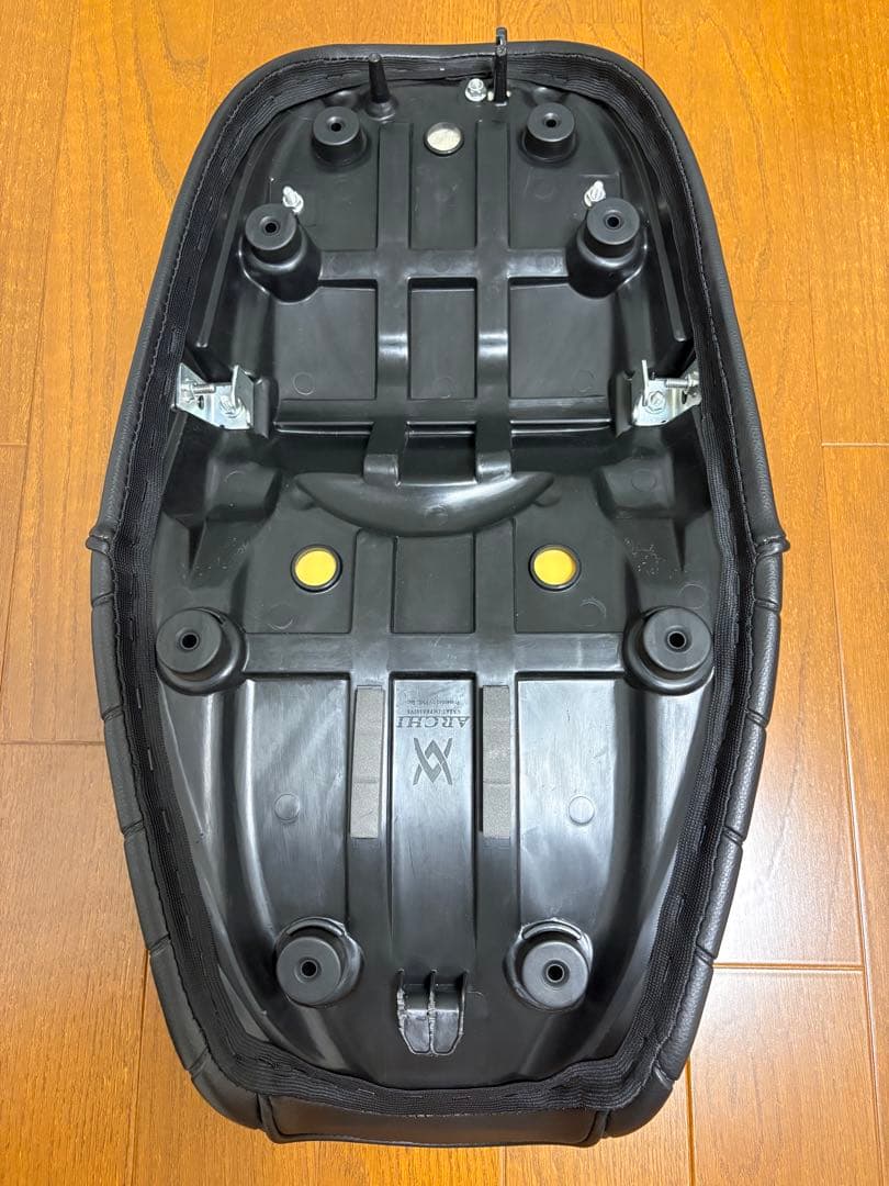 Z900RS　ARCHIシートASSY　タックロール　アーキ