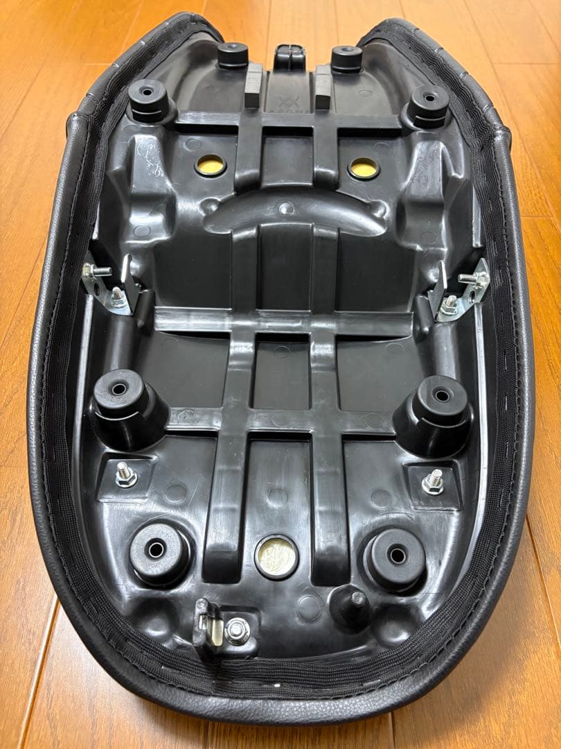 Z900RS　ARCHIシートASSY　タックロール　アーキ