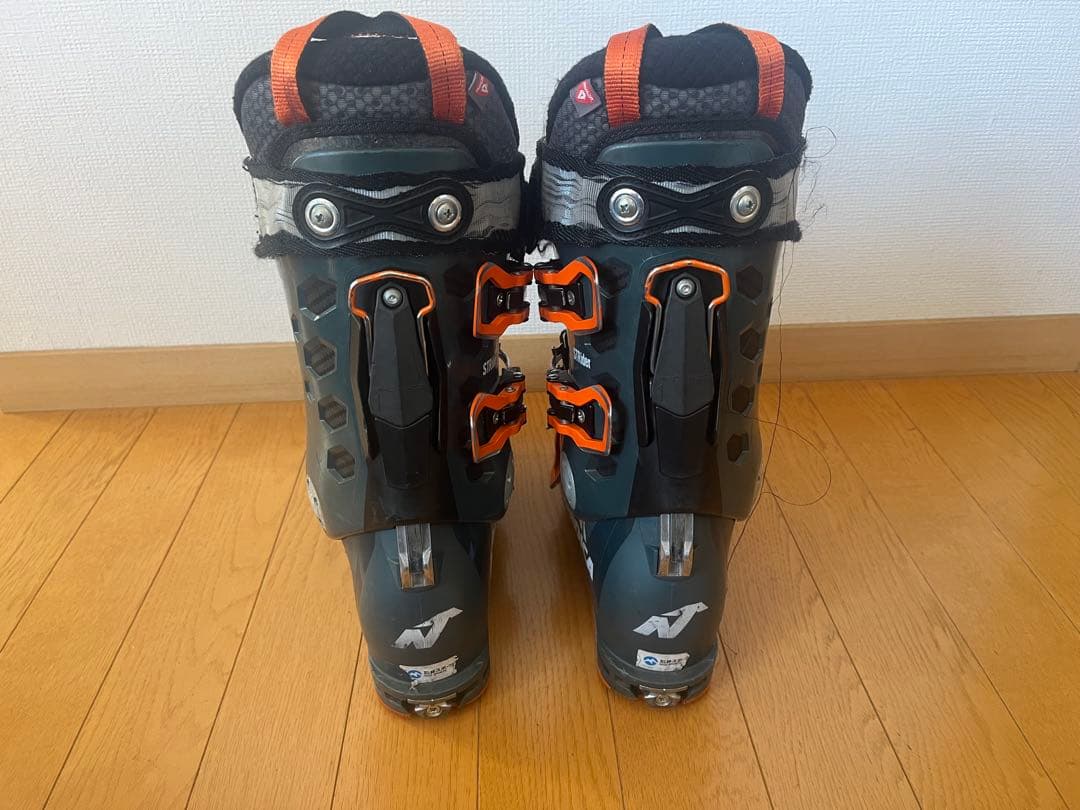ノルディカ　ストライダー120 スキーブーツ