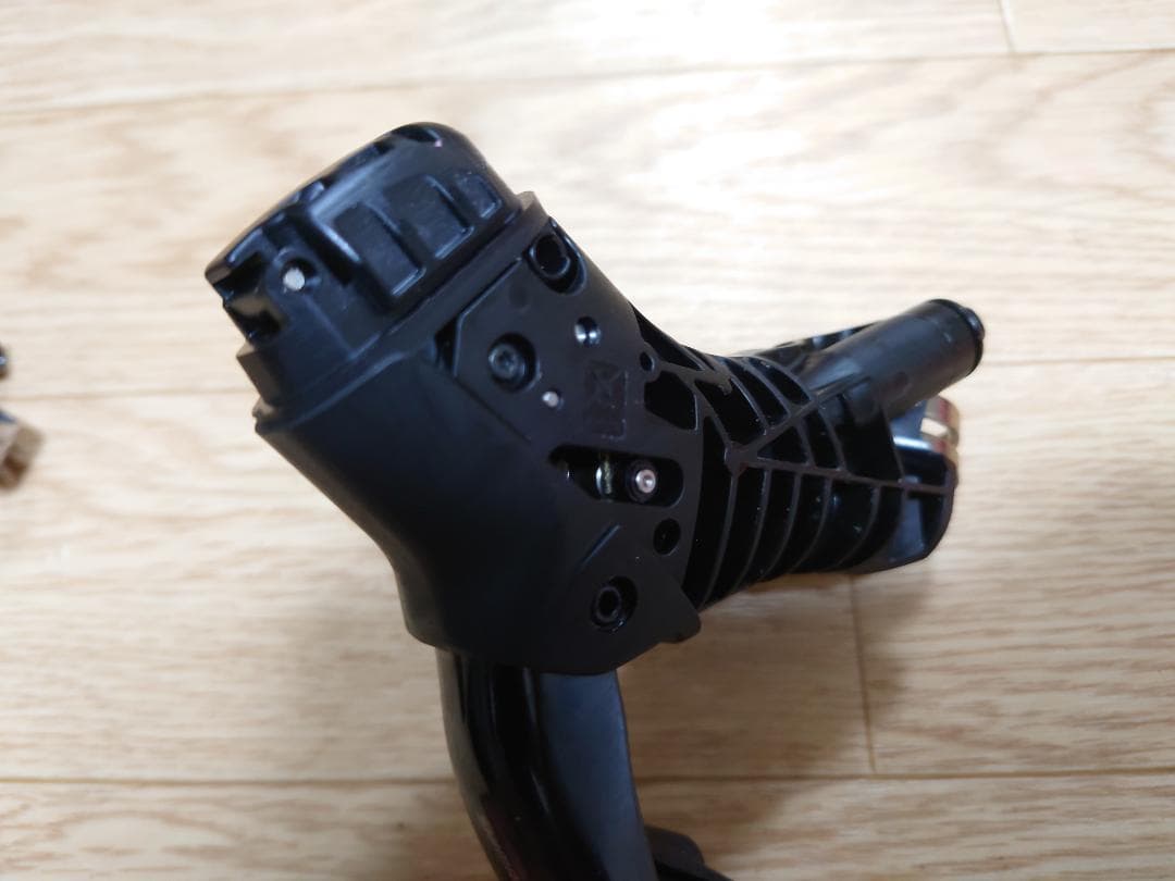 Shimano 105 Di2 デュアルコントロールレバー ST-R7170