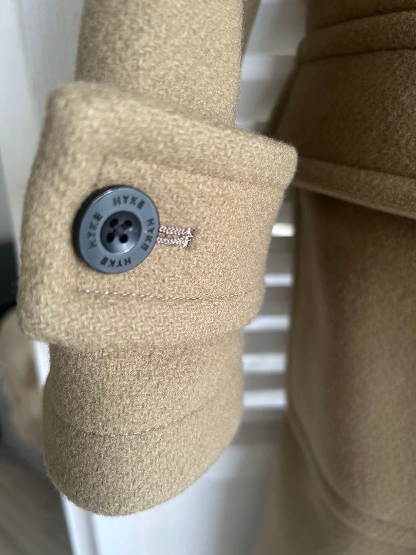＜HYKE（ハイク）＞ダッフルコートBEIGE■■■