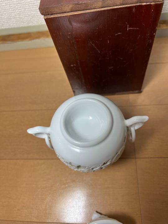 633  杉原一壷　白磁　香炉　　　　　有田焼
