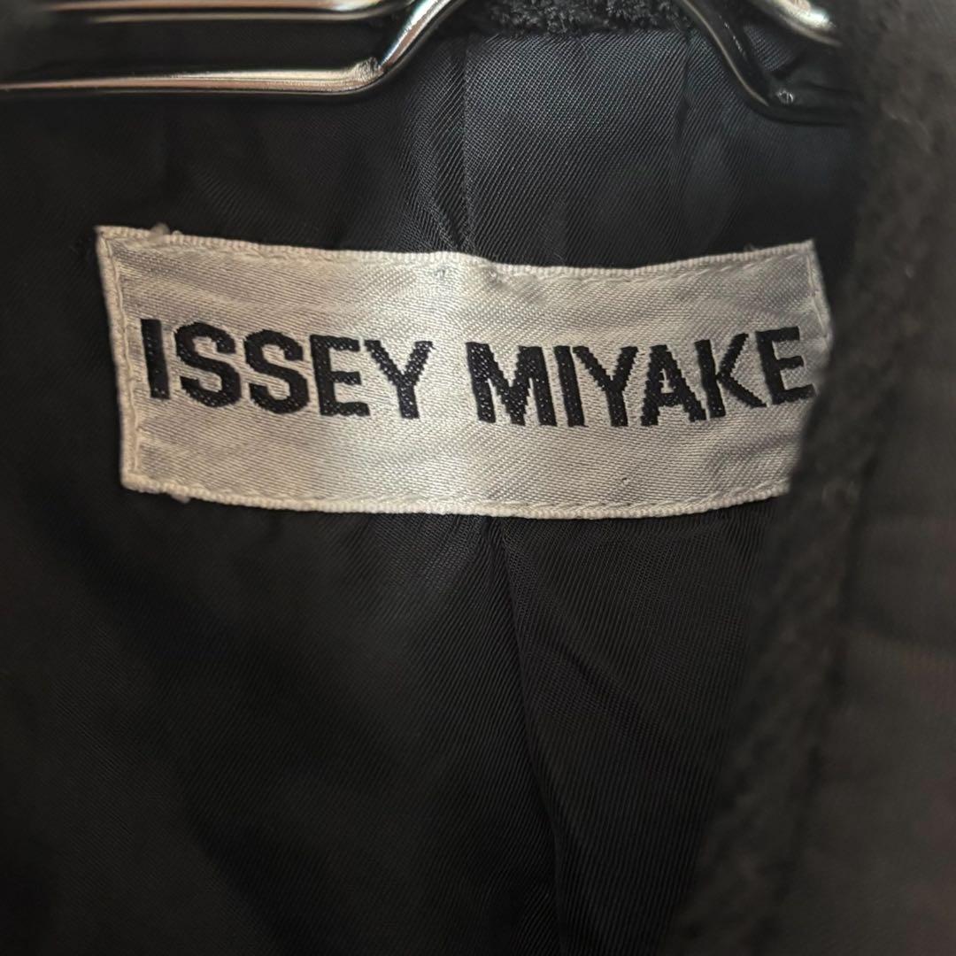 ISSEY MIYAKE イッセイミヤケ 立体裁断コート ブラック