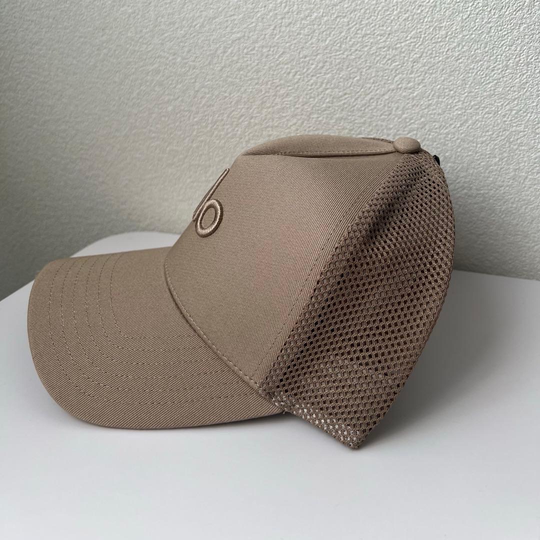 Alo Yoga District Trucker Hat キャップ