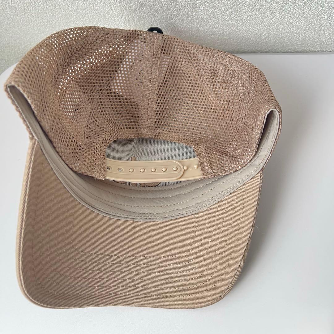 Alo Yoga District Trucker Hat キャップ