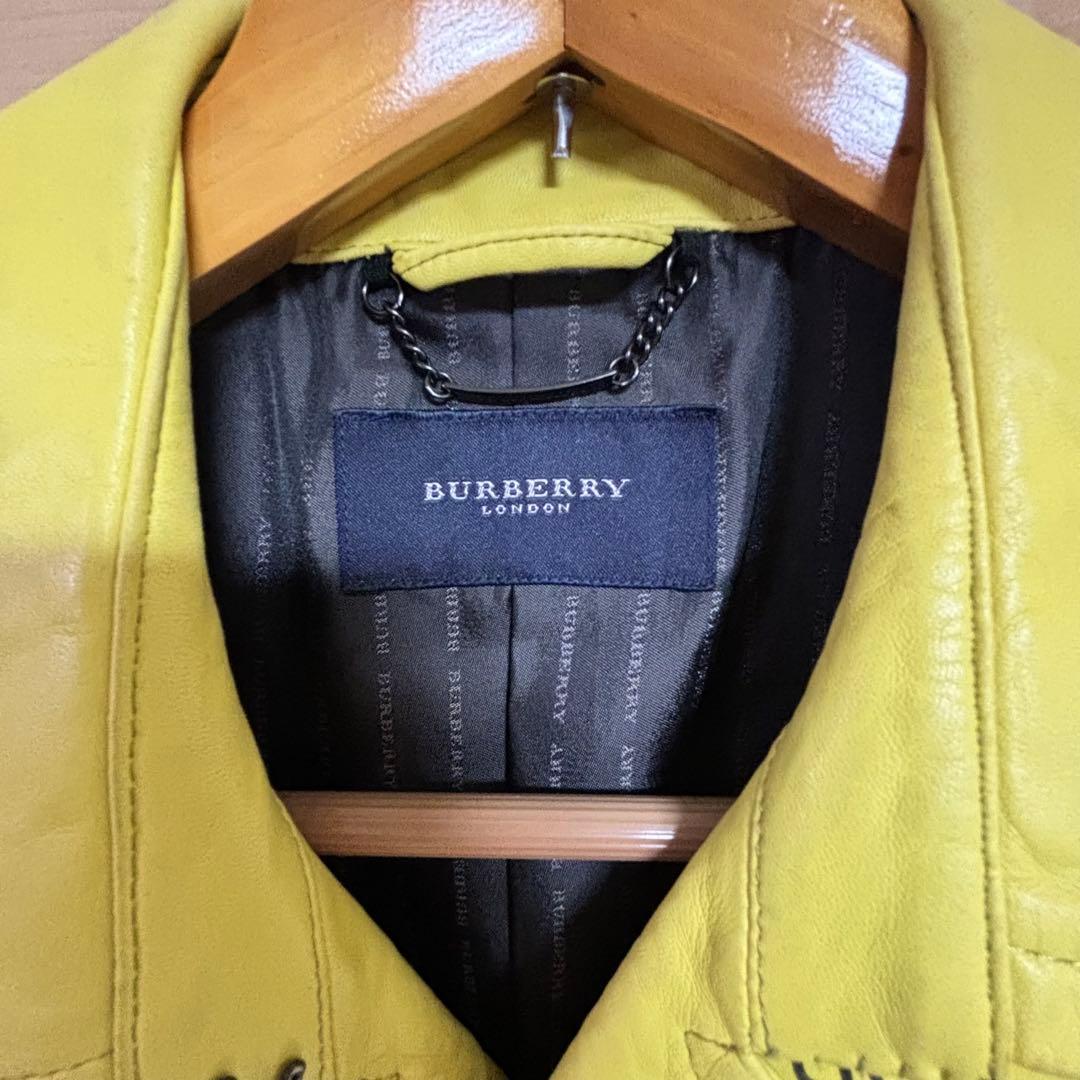 Burberry イエロー トレンチコート