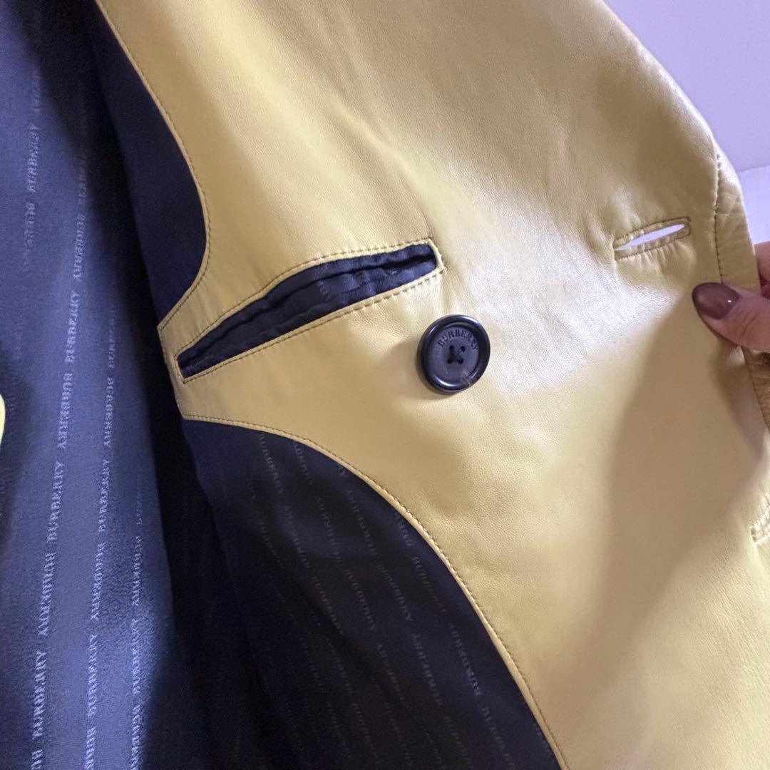 Burberry イエロー トレンチコート