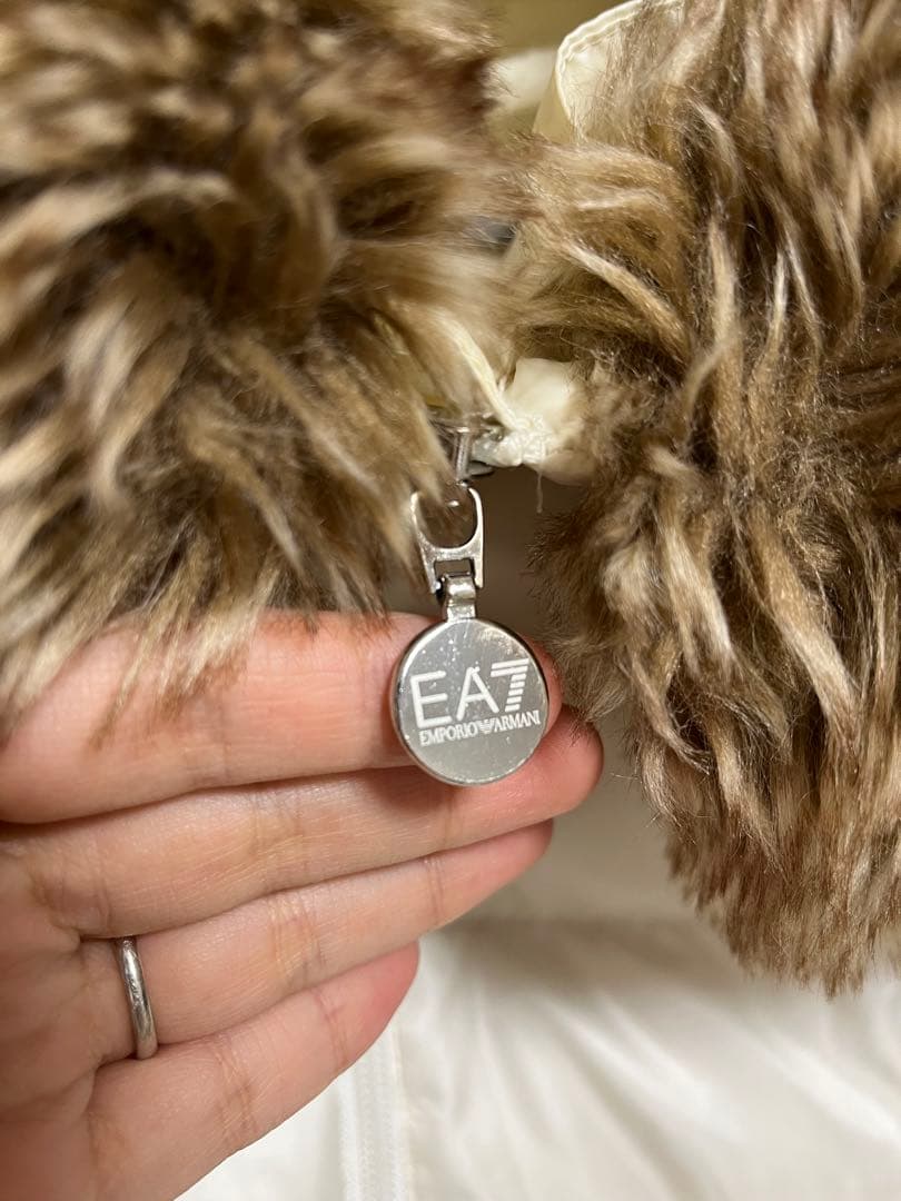 ARMANI EA7 アルマーニ ダウンジャケット 白