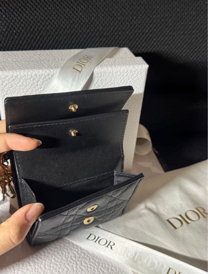 Dior ロータスウォレット　三つ折り財布　ブラック　ラムスキン