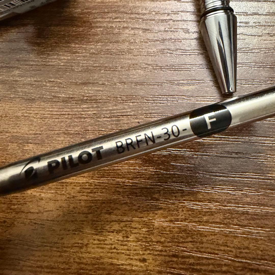 極美品 パイロット 油性ボールペン ライズ 細字0.7mm スターライトブラック