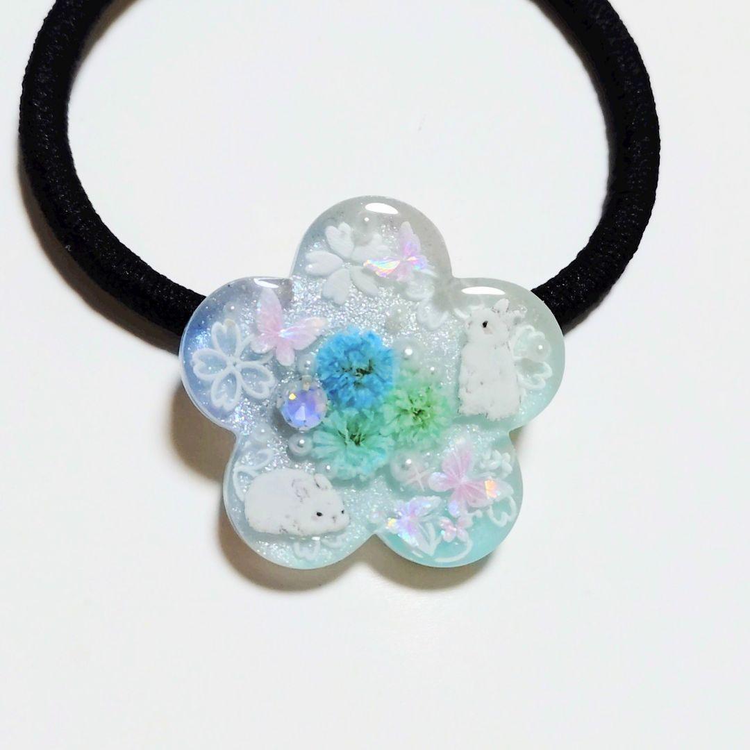 No.440　レジン ヘアゴム キーホルダー ピンバッジ うさぎ桜カスミソウ