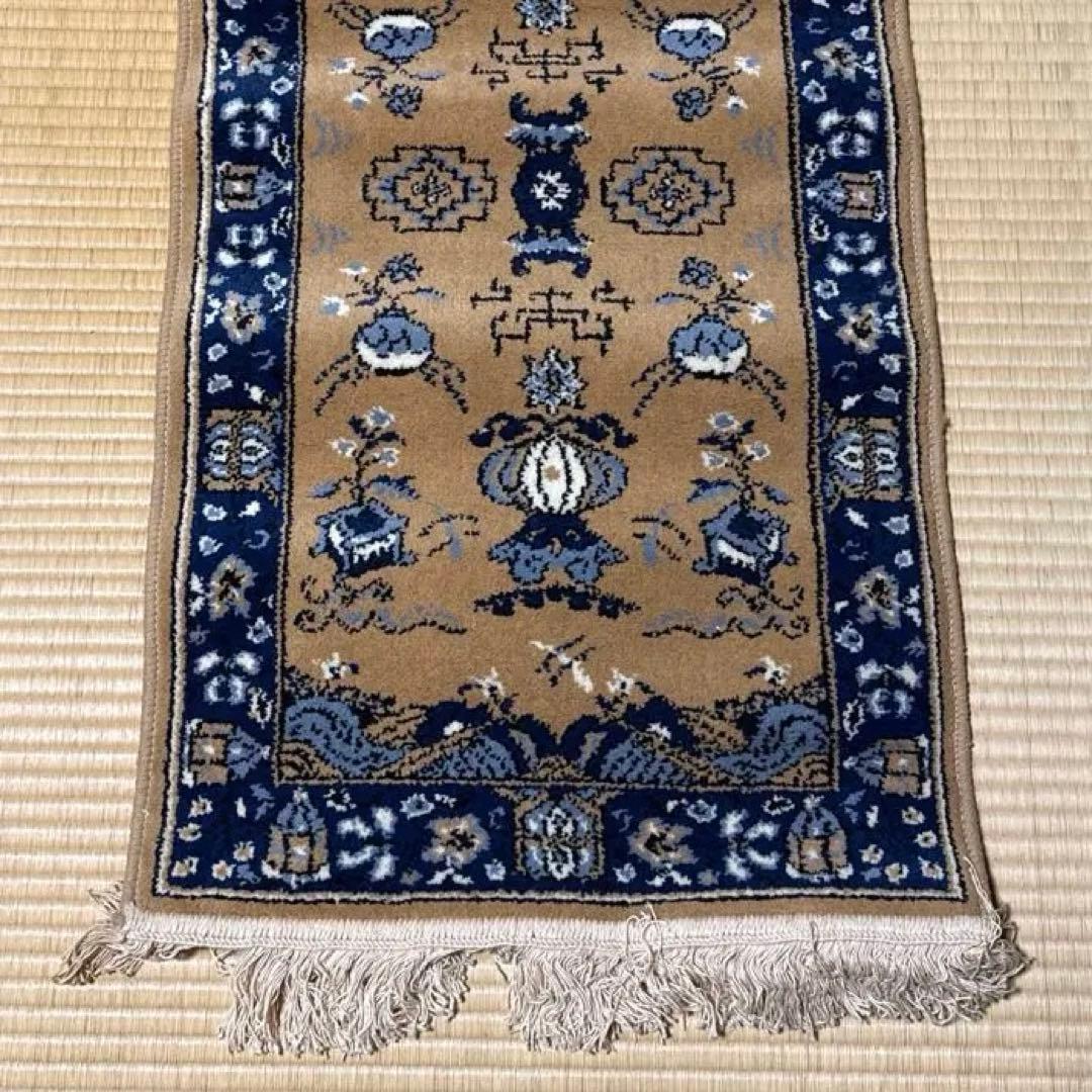 AUDREY 装飾的ラグ ルーマニア製　ロマノエクスポート