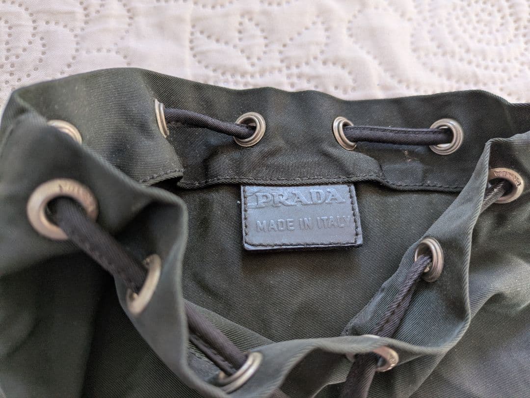 PRADA 巾着ポーチ　黒