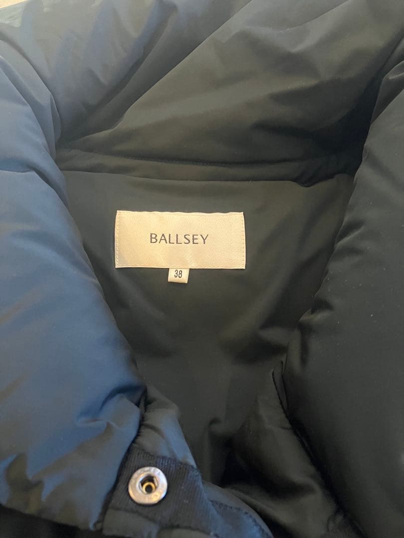 BALLSEY ブラック ダウンジャケット ボリュームタイプ
