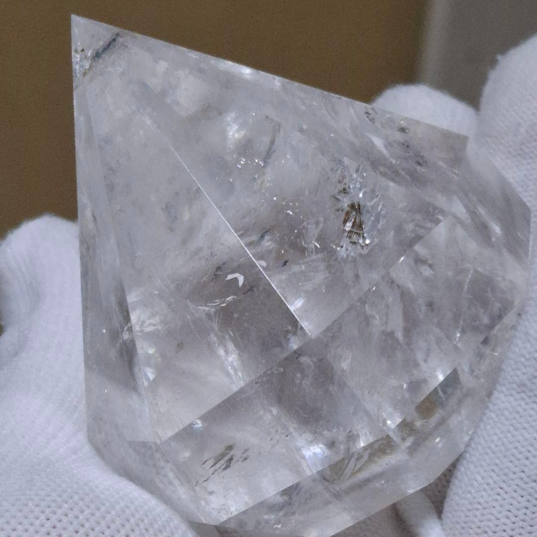 天然石✨️水晶　ダイヤモンド型✨️虹キラキラ　台座付き