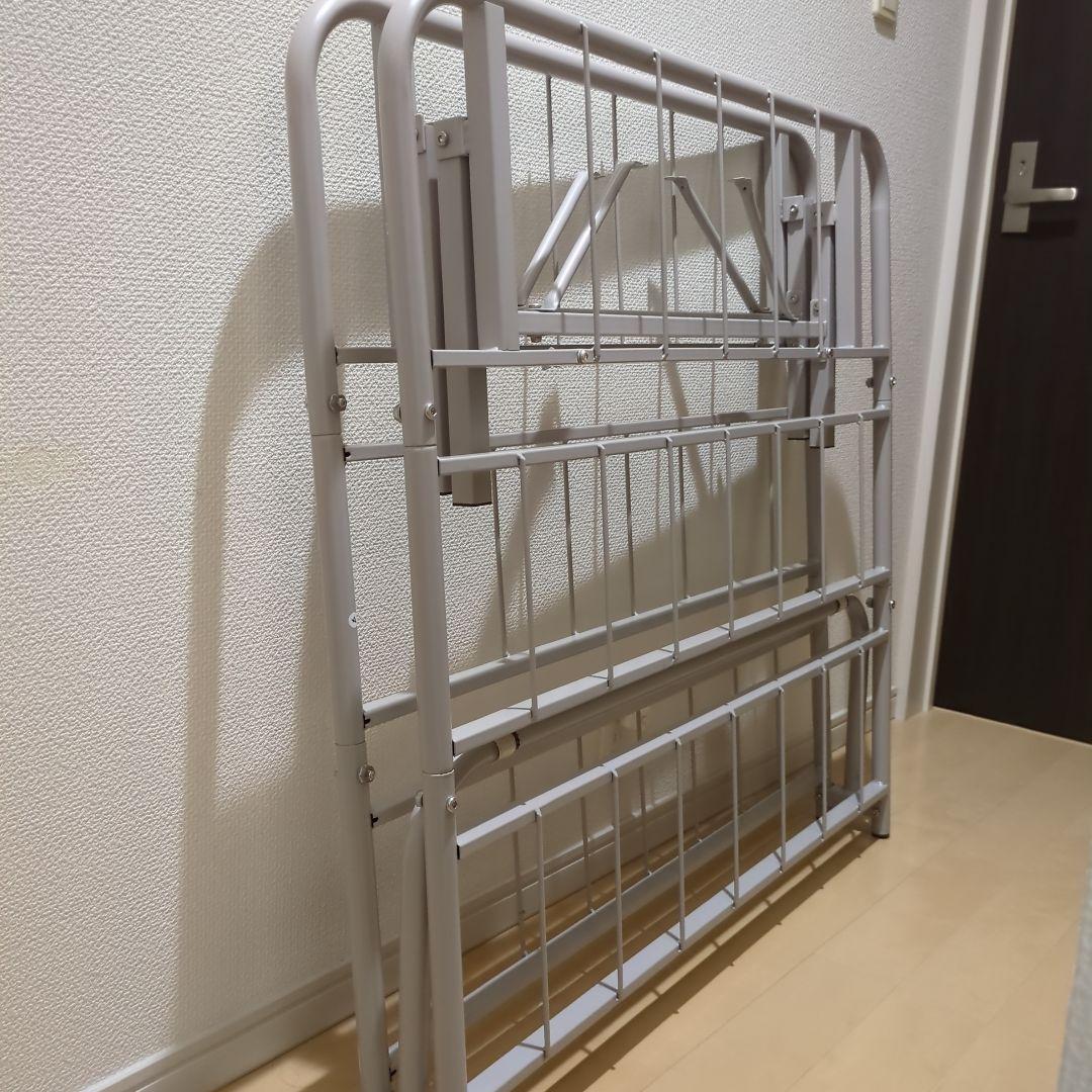 【美品】折りたたみ パイプベッド 頑丈 コンパクト グレー シングル スリム
