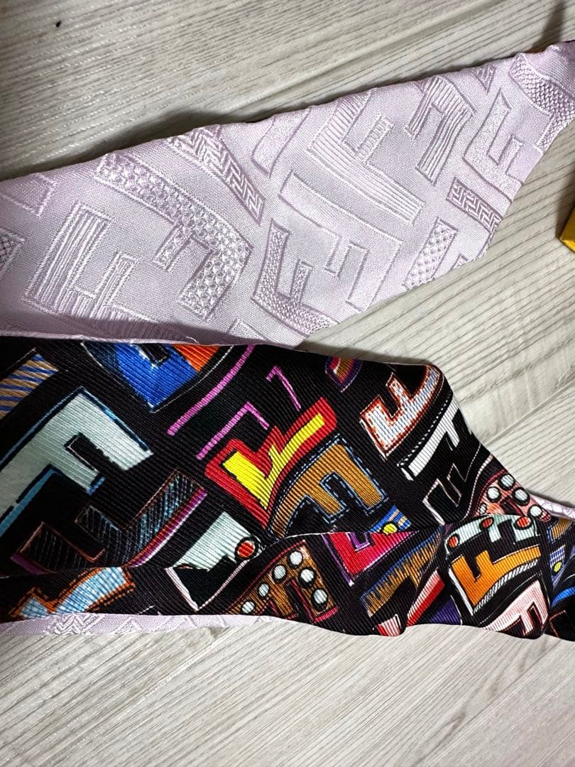 しの！フェンディ マルチカラー シルク ラッピー スカーフ カラフル