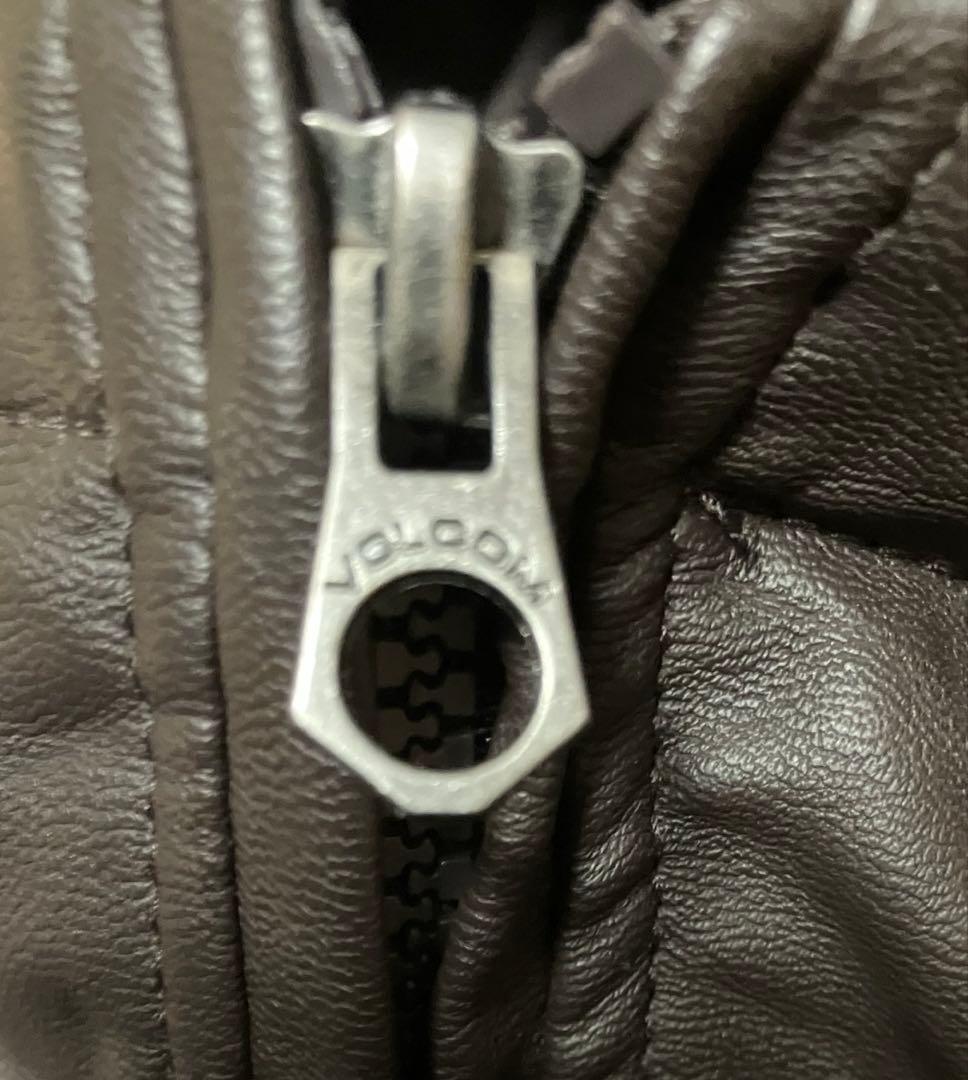 未使用 VOLCOM フード付きジャケット 防寒 レザー調 濃いブラウン