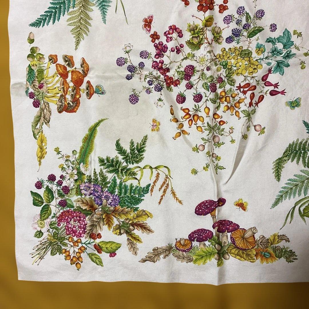 Gucci 花と植物　大判シルクスカーフ