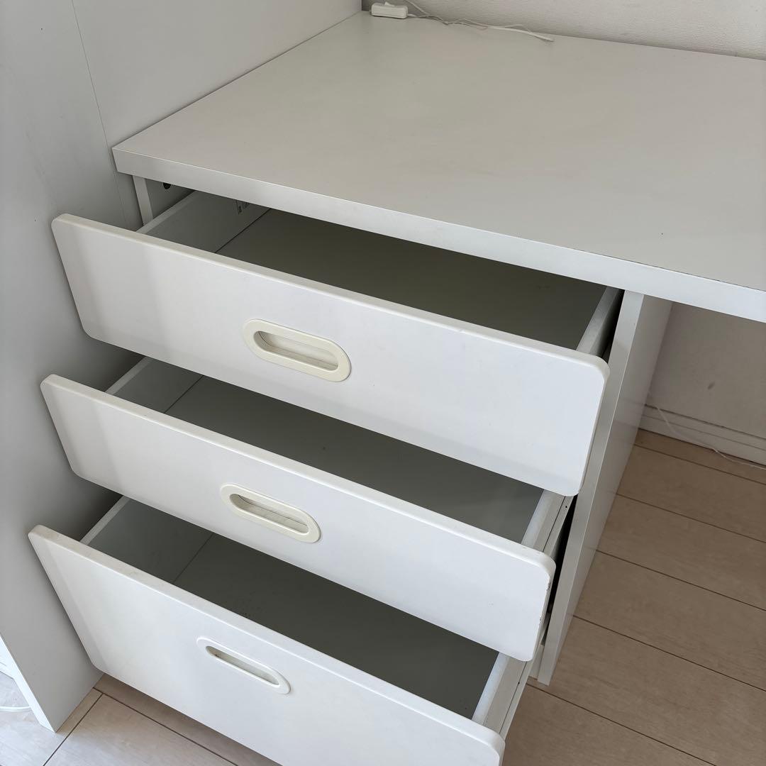 【東京23区引き取り限定】　IKEA ロフトベッド白　 机＆椅子＆間接照明