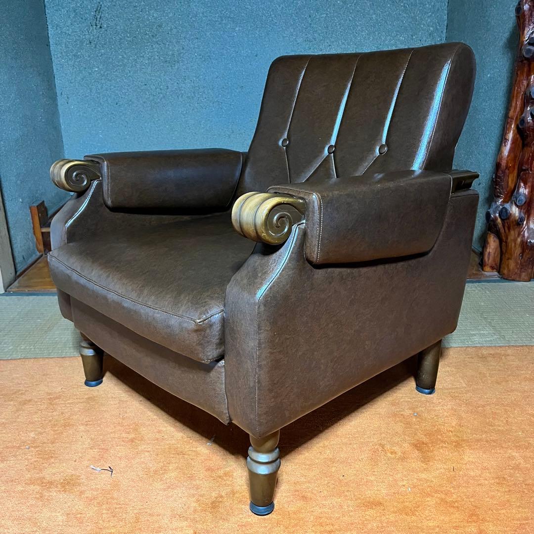 1人掛けソファー　アームレスト付き　①