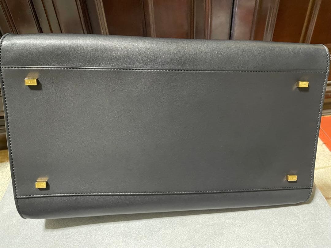 THE ROW Margaux 15 サドルレザー