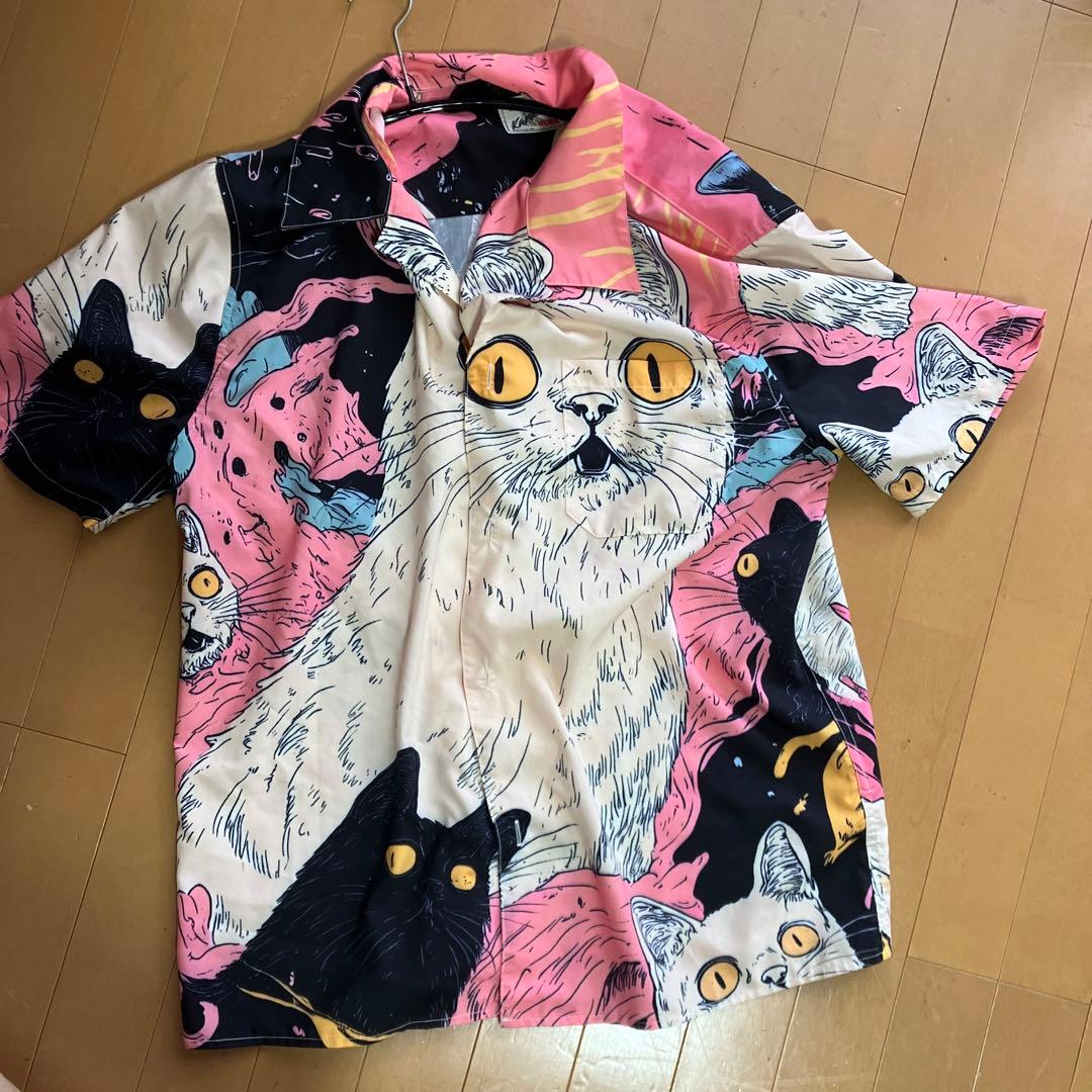 猫と宇宙デザイン 半袖シャツ　Mサイズ