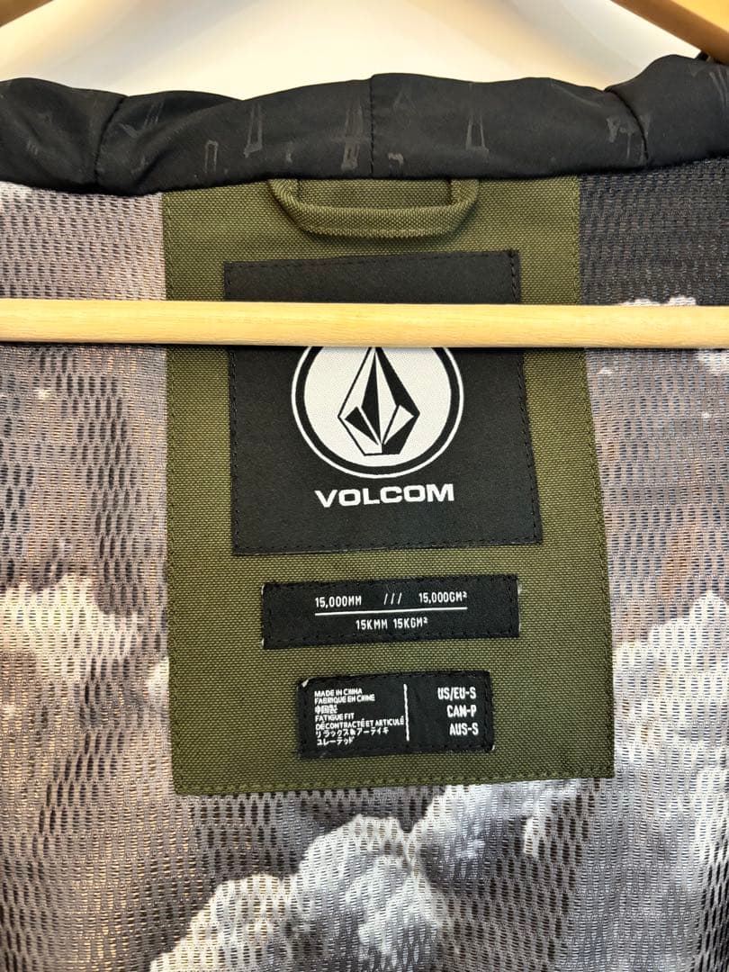 最終値下げ　Volcom スノーボードウェアセットアップ　美品
