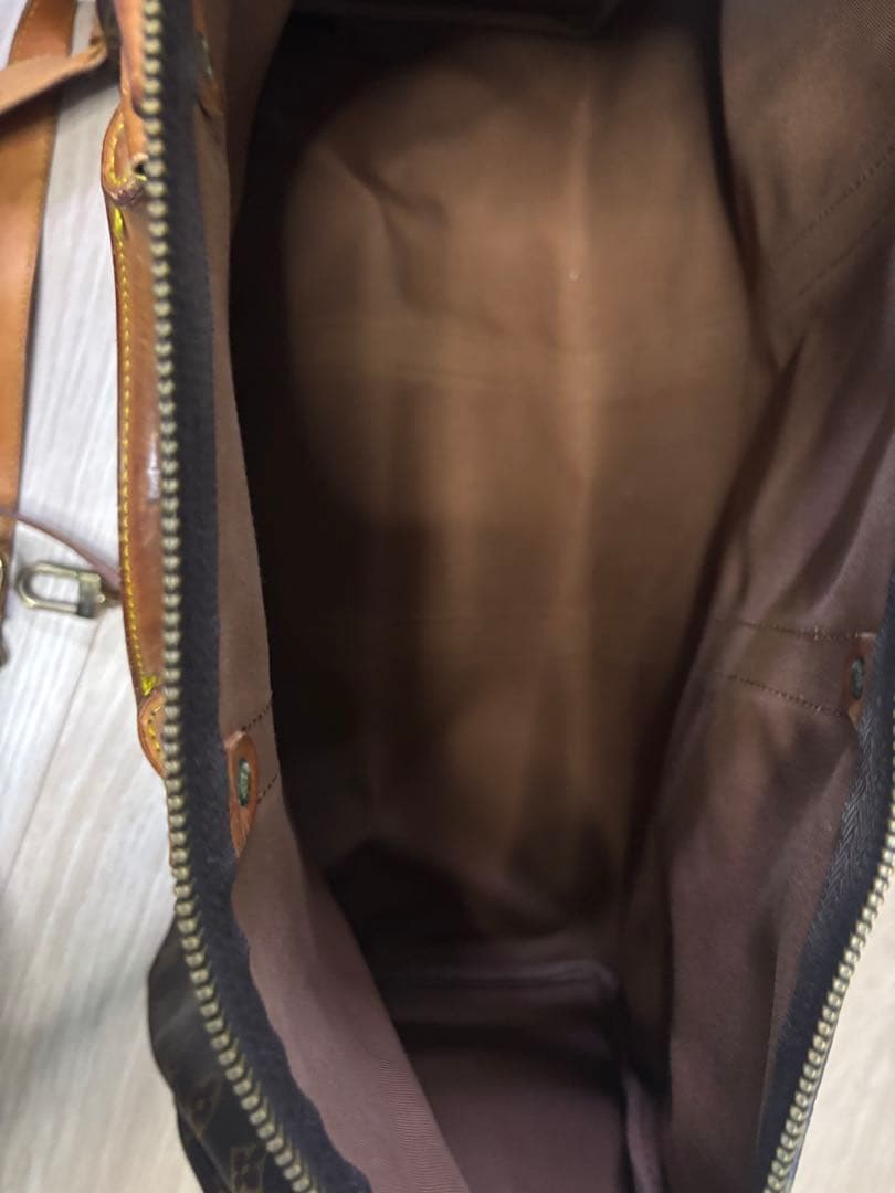 Louis Vuitton ルイヴィトン キーポルモノグラム ストラップ付き