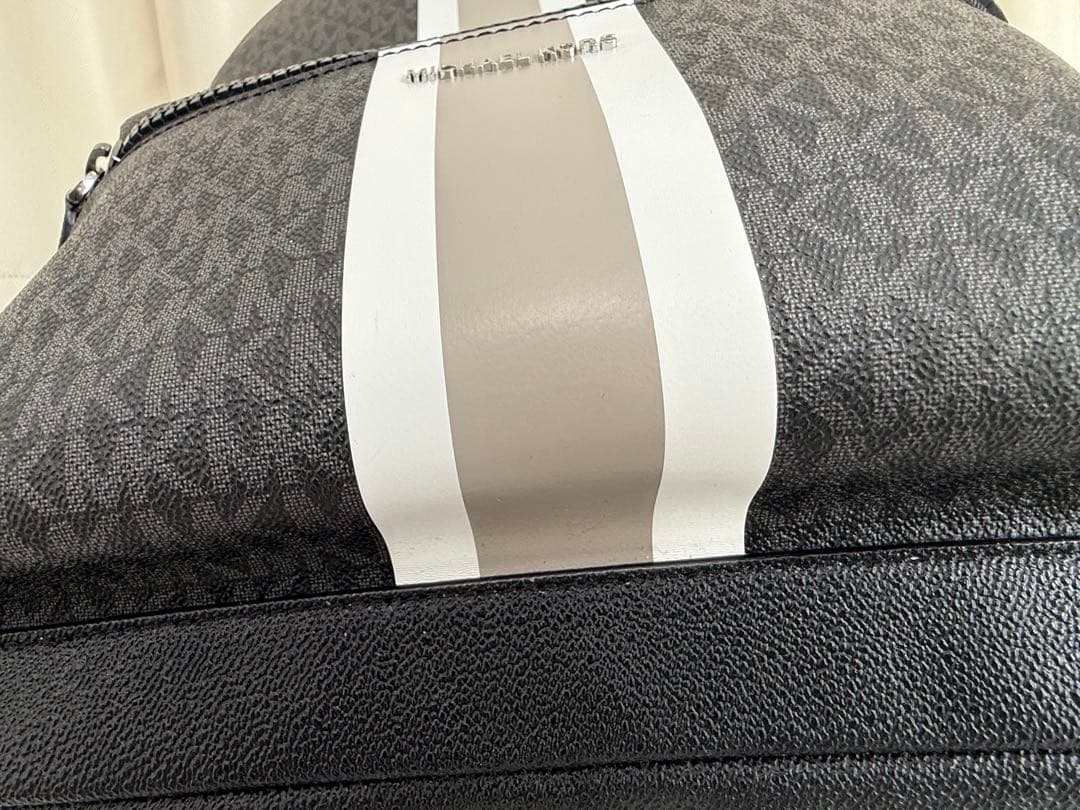 美品　マイケルコース　MICHAEL KORS リュック・バックパック　ブラック