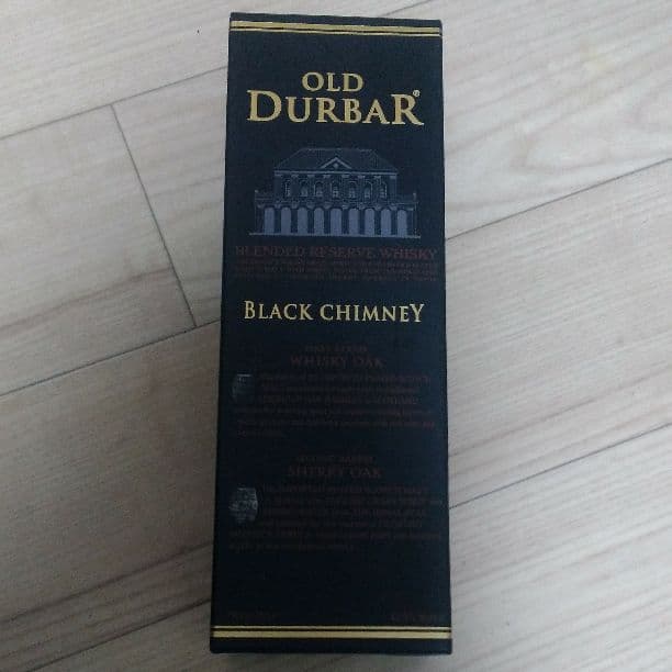 ネパールの一番有名なウィスキーです。コーラと一番会います。