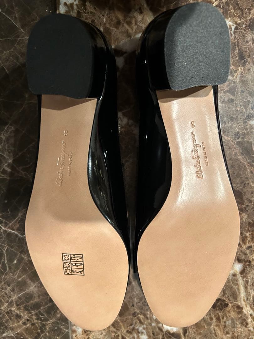 Elena　新品未使用　FERRAGAMO ブラックリボンパンプス