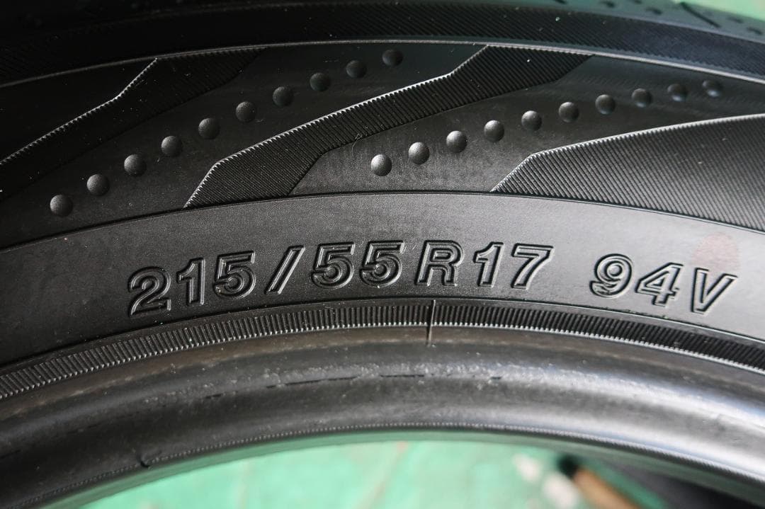 極上イボ付 22~23年製 215/55R17 ヨコハマ ブルーアース RV03