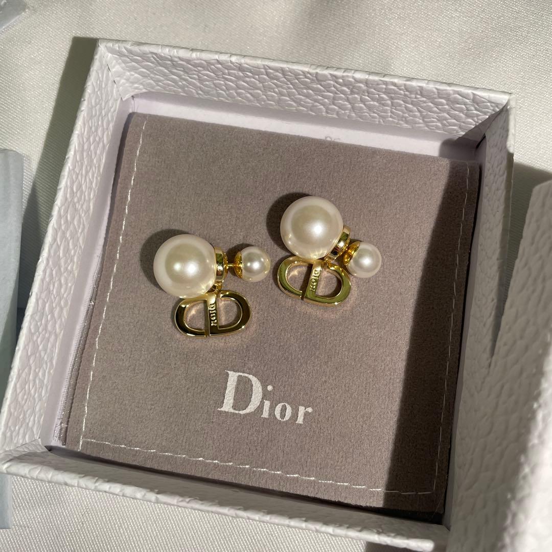 Dior パール ピアス
