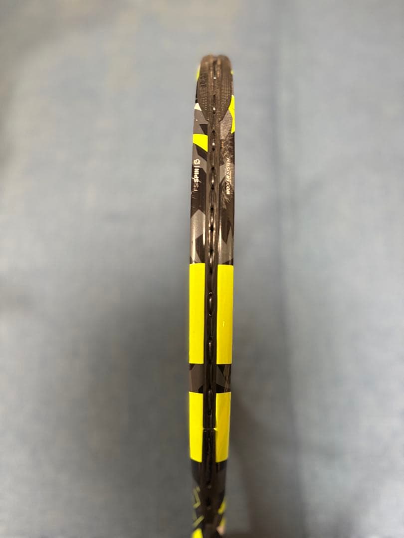 バボラ ピュアアエロ2022 テニスラケット