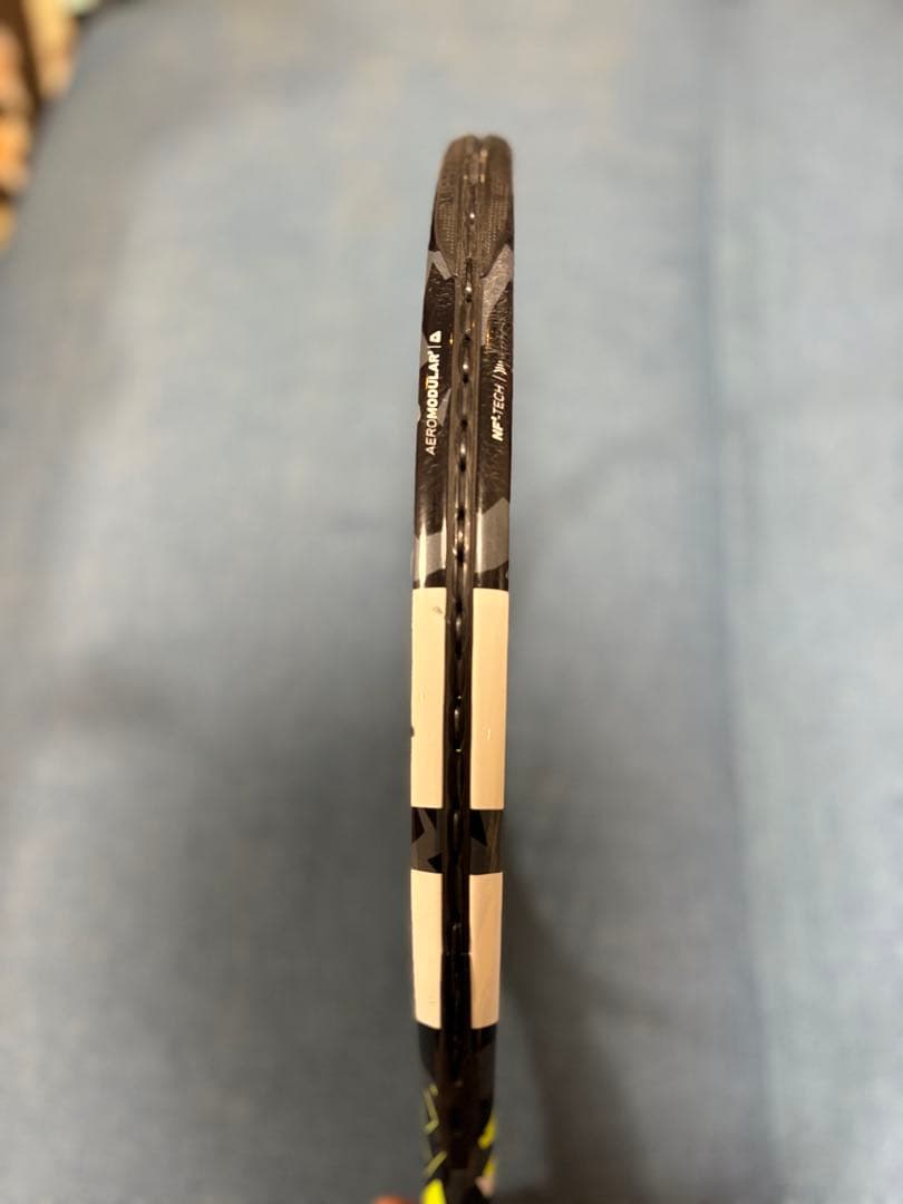 バボラ ピュアアエロ2022 テニスラケット