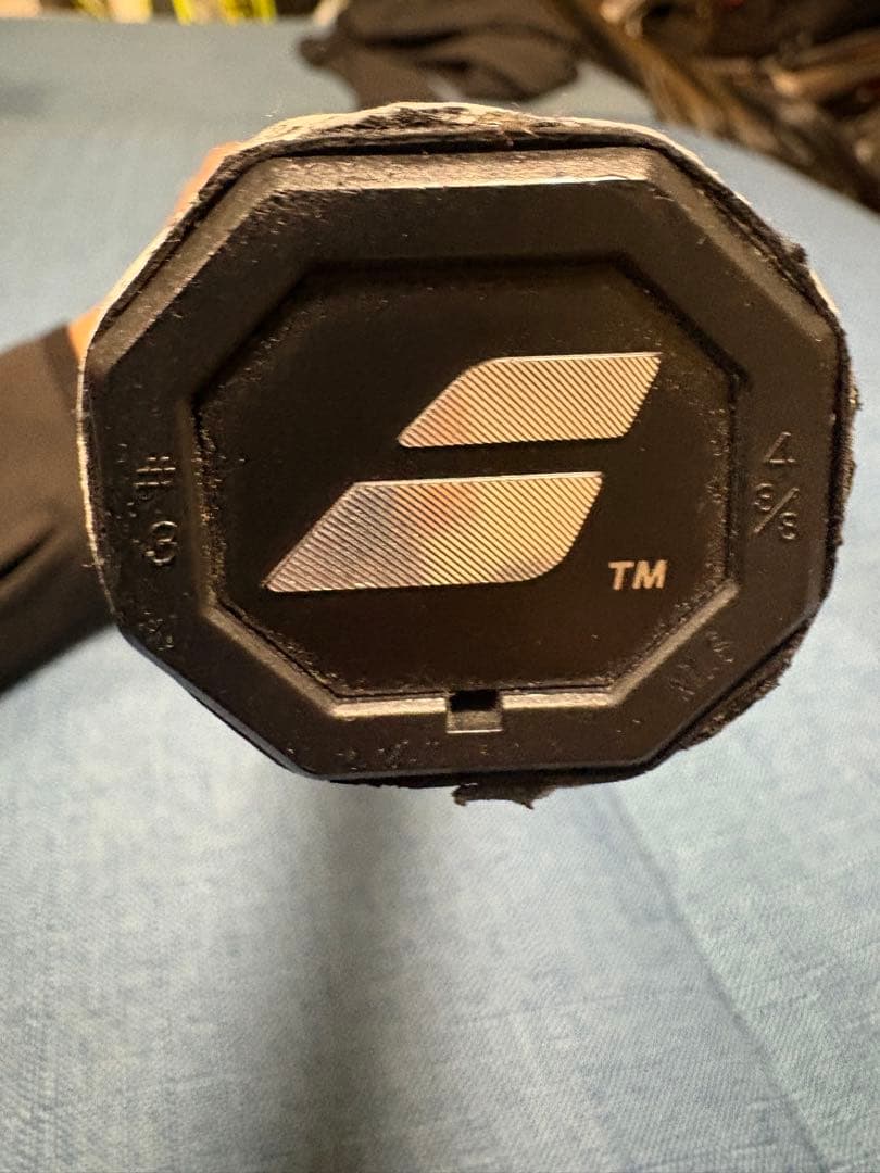 バボラ ピュアアエロ2022 テニスラケット