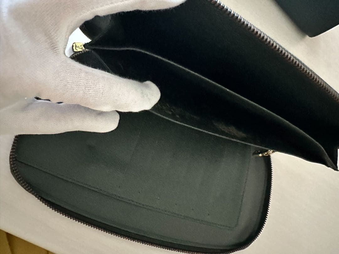 Louis Vuitton ダークグリーン レザー 長財布