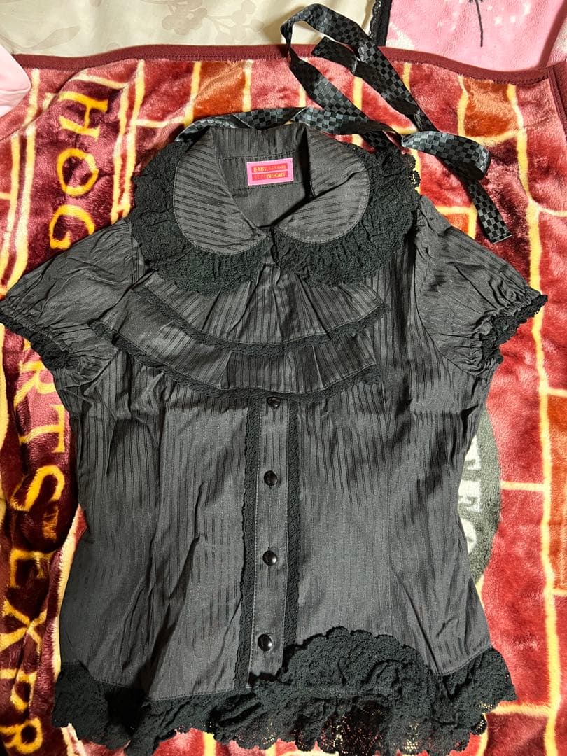 【ほぼ新品】BABY 黒 ブラウス