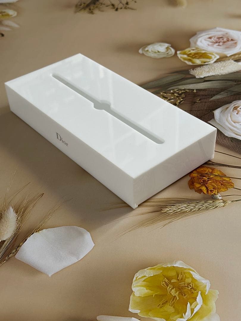 ディオールティッシュボックス　プラスチック製　ホワイト　インテリア　DIOR