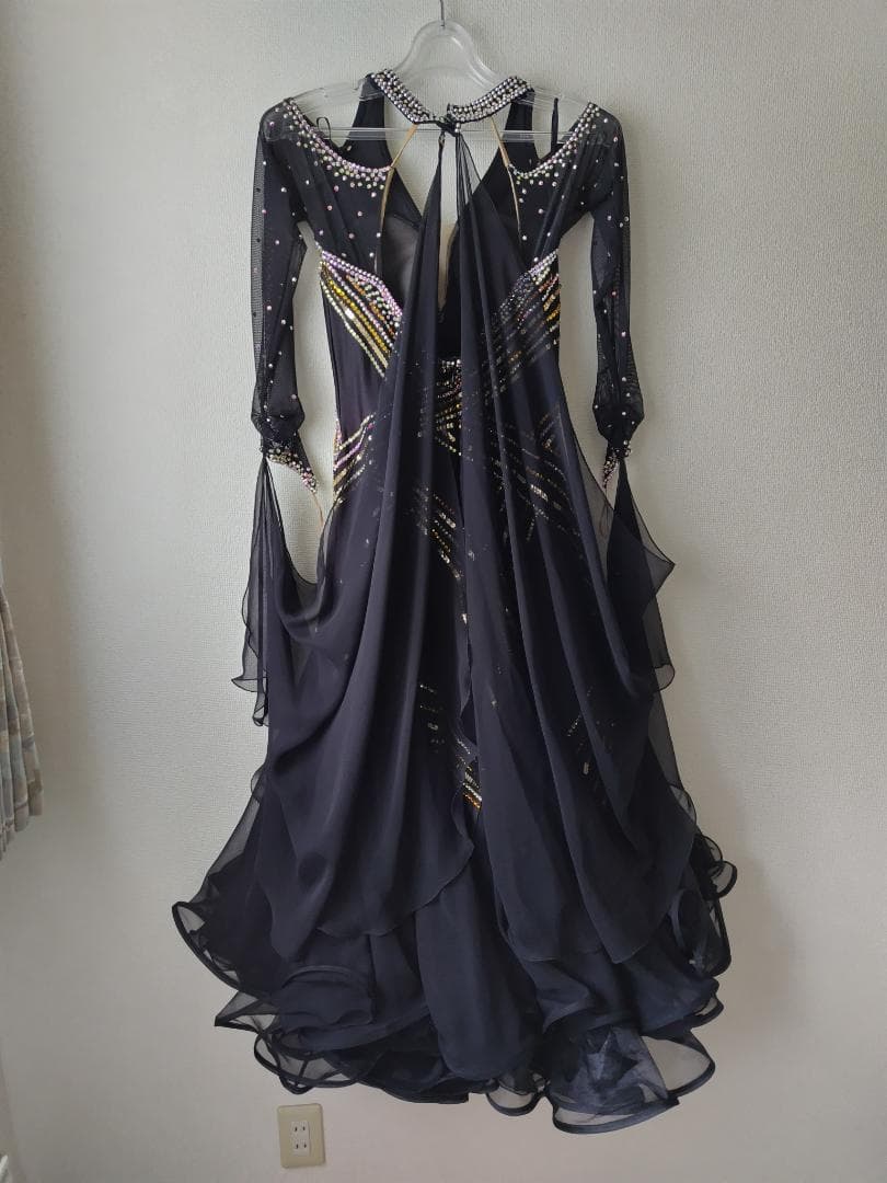 スタンダートドレス　黒　サイズM　白樺