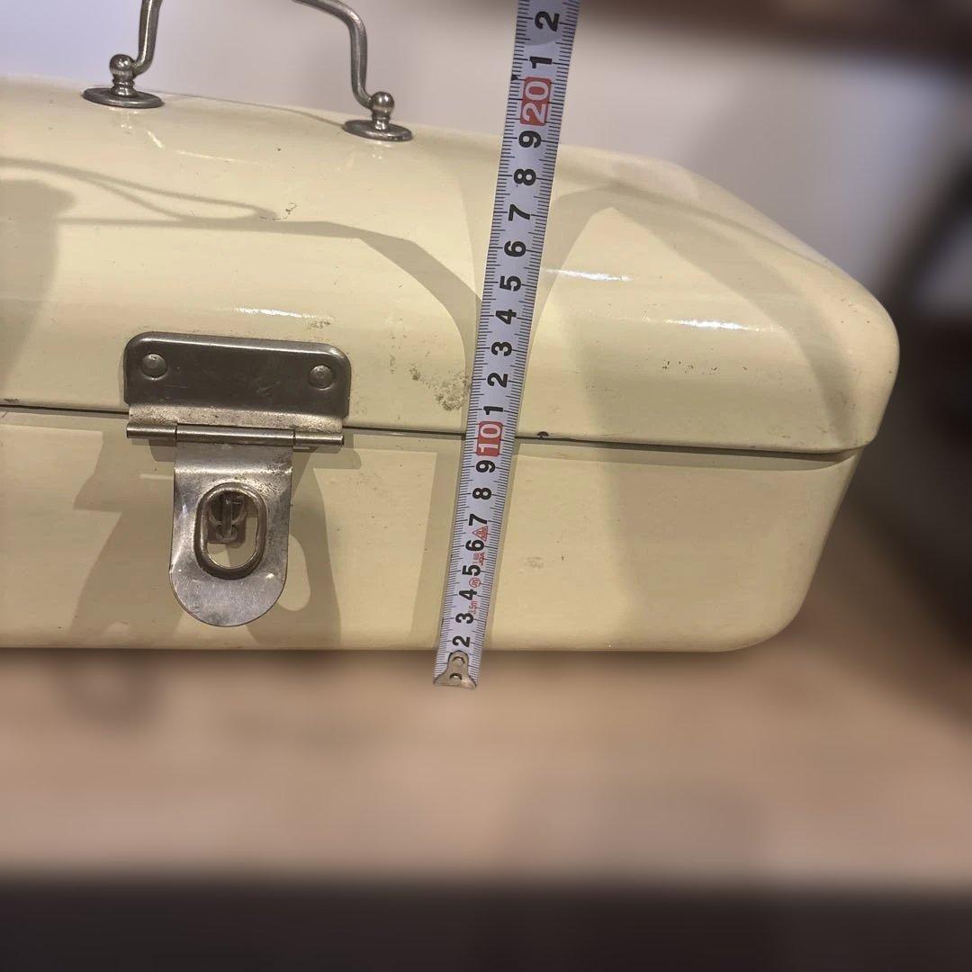 オランダビンテージ　琺瑯　缶　ホーロー　クリーム色　アンティーク