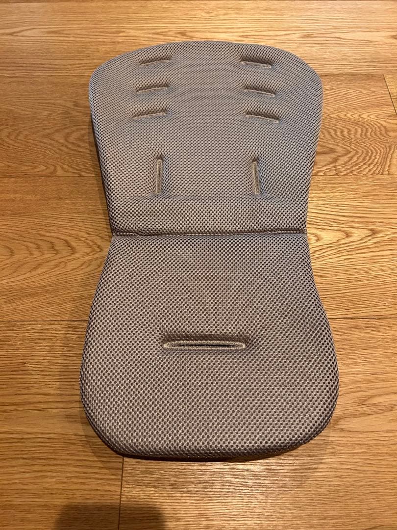 アップリカ　ラクーナクッションフリー　プラス　純正レインカバー付き