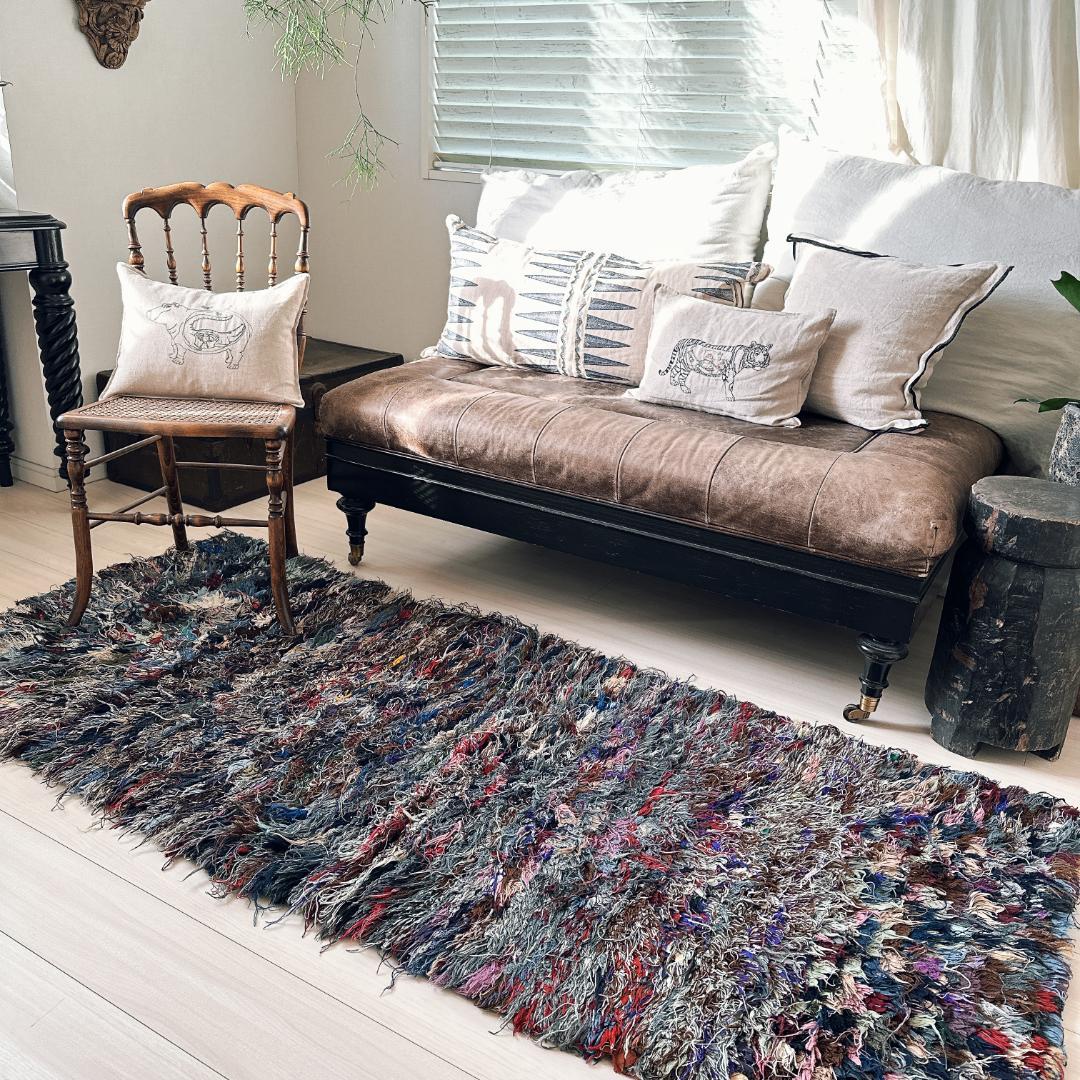 モロッコ製ヴィンテージラグ148 グレー ブルー ピンク パープル ブラウン